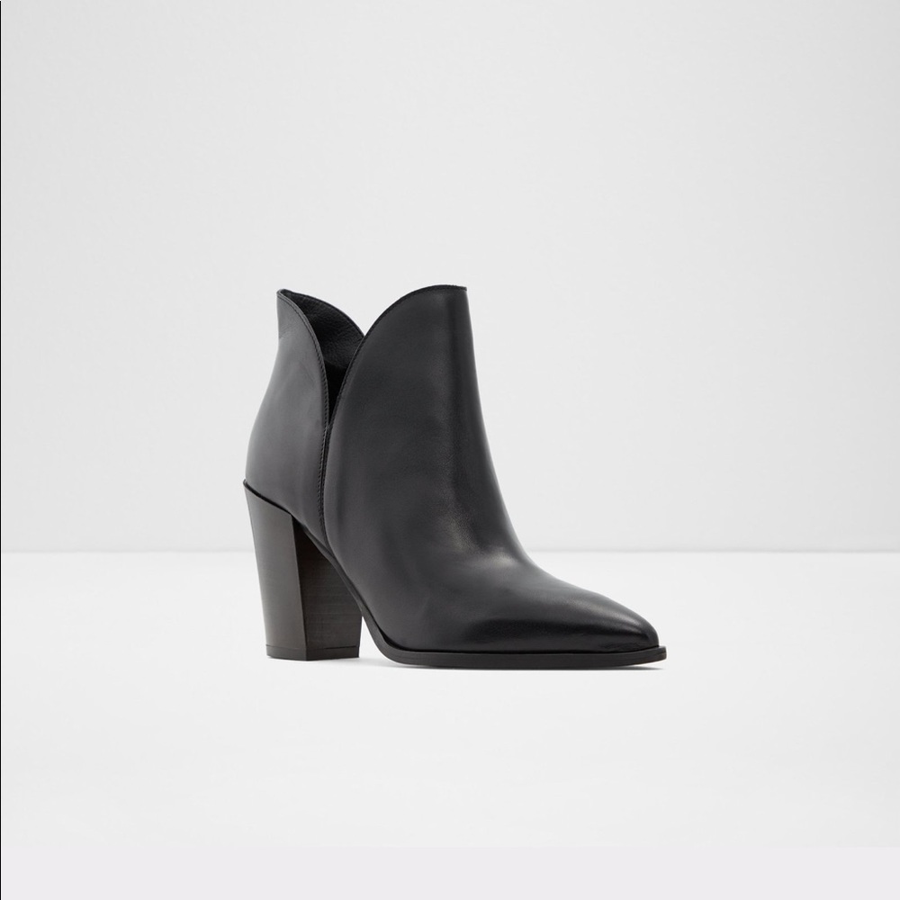 Black booties NWOT
